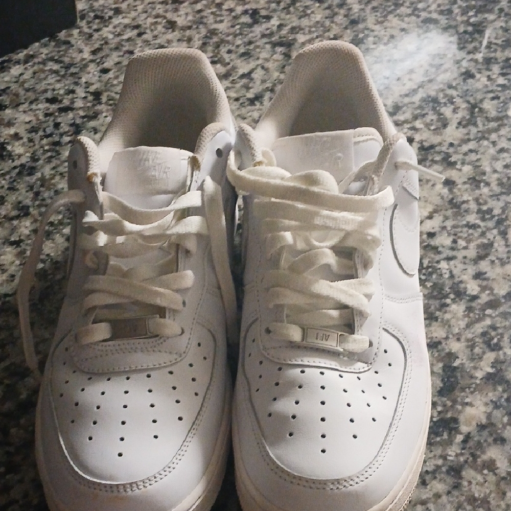Air FORCE 1 White Athletic SneakersA